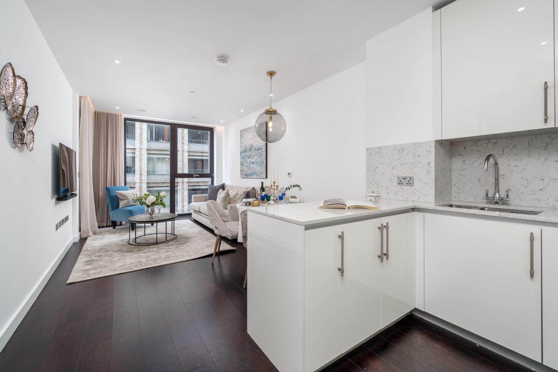 Riverfront Retreat In 2 Bed 2 Bath